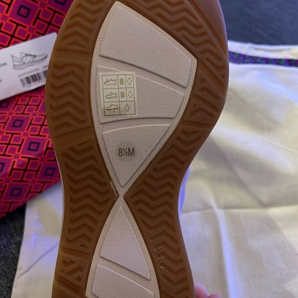 tory burch runner - Picture 4 of 6